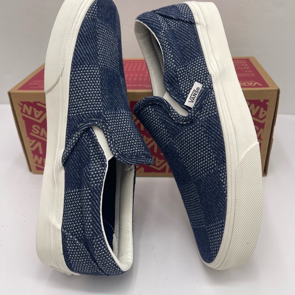 Vans WMNS Classic Slip-On
Denim Check Navy
VN0A2Z41NVY Classic Slip-On Sneakers - Picture 11 of 16
